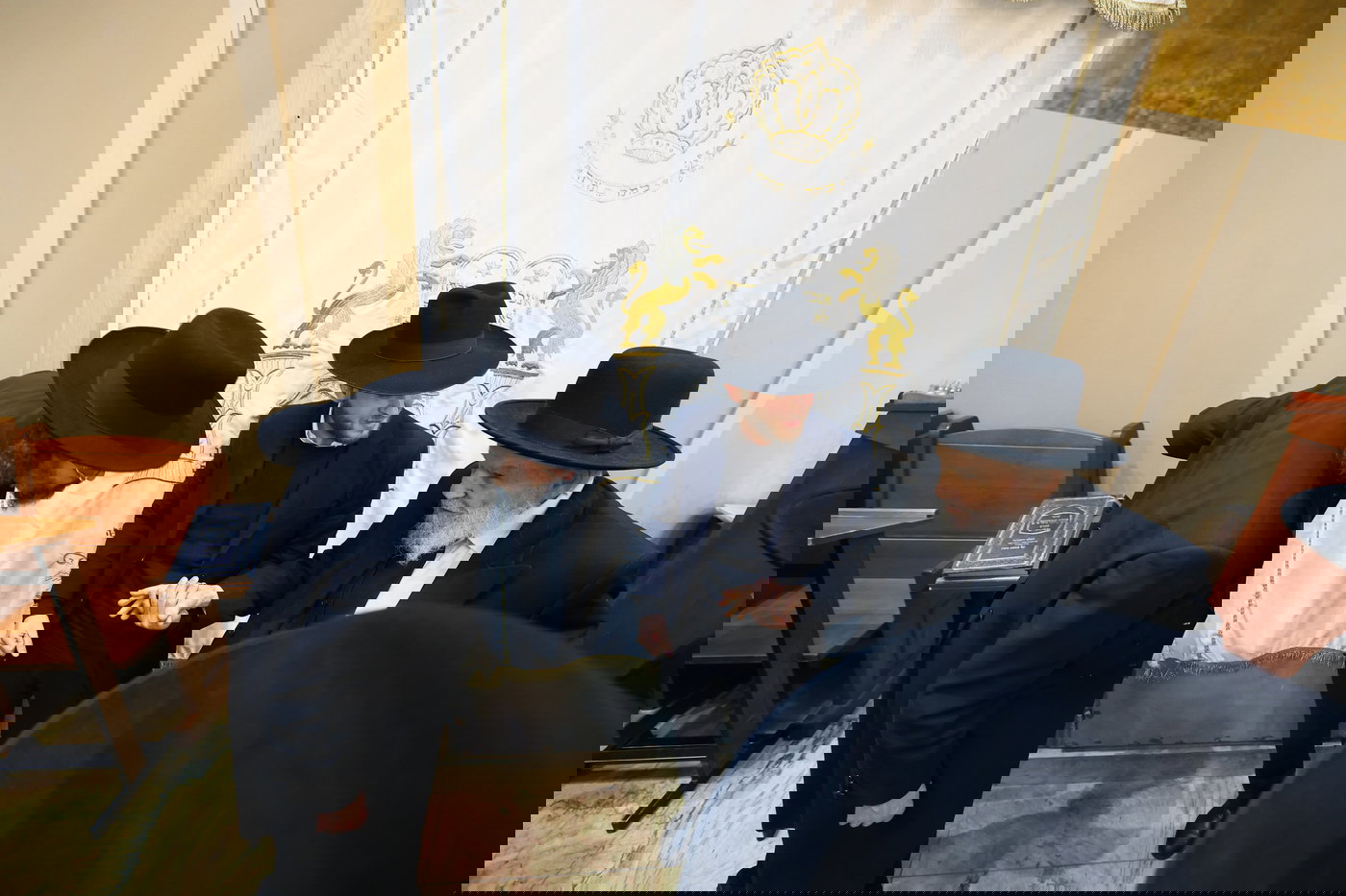 ראש הישיבה בביקור בישיבת עטרת שלמה