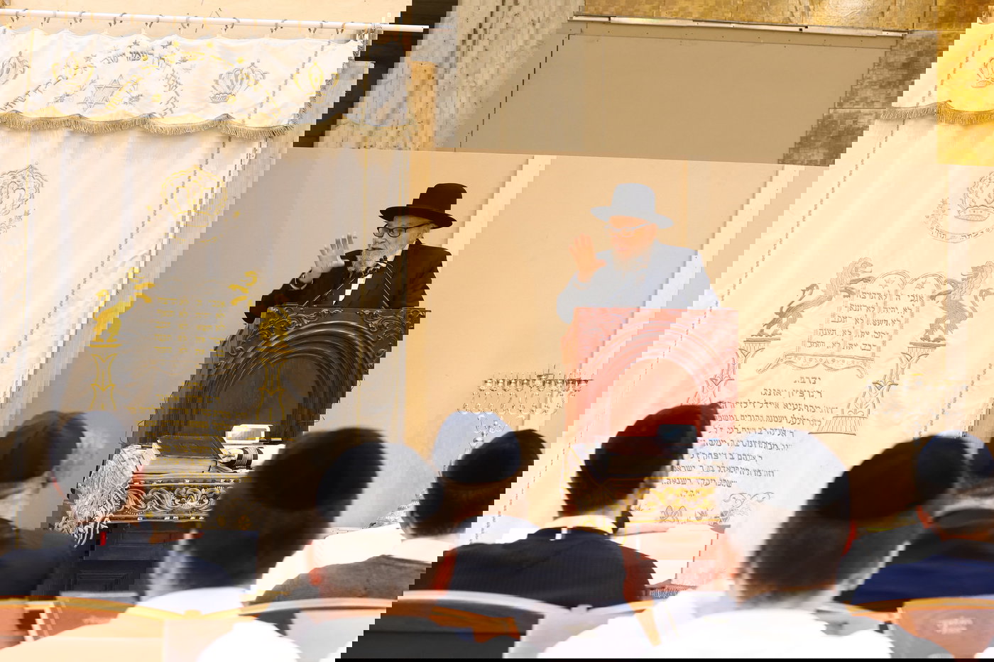 ראש הישיבה בביקור בישיבת עטרת שלמה