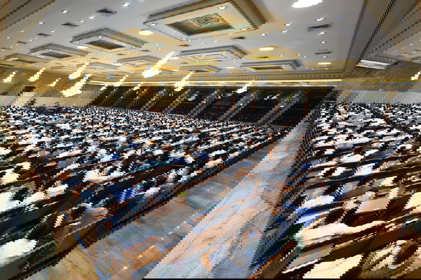 ראש הישיבה בביקור בישיבת עטרת שלמה