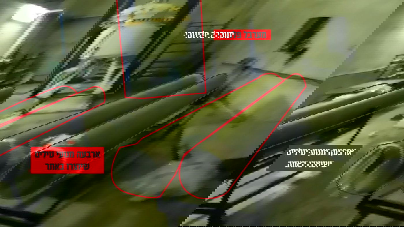 המערבל הפלנטרי, יחד עם ארבעה מנועי טילים שיוצרו באתר