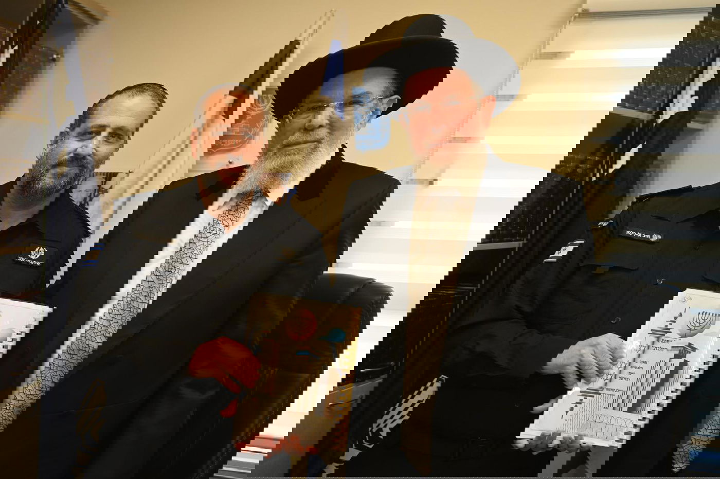 בשירותי בתי הסוהר הכניסו את אור החנוכה ושמחתה | תיעוד