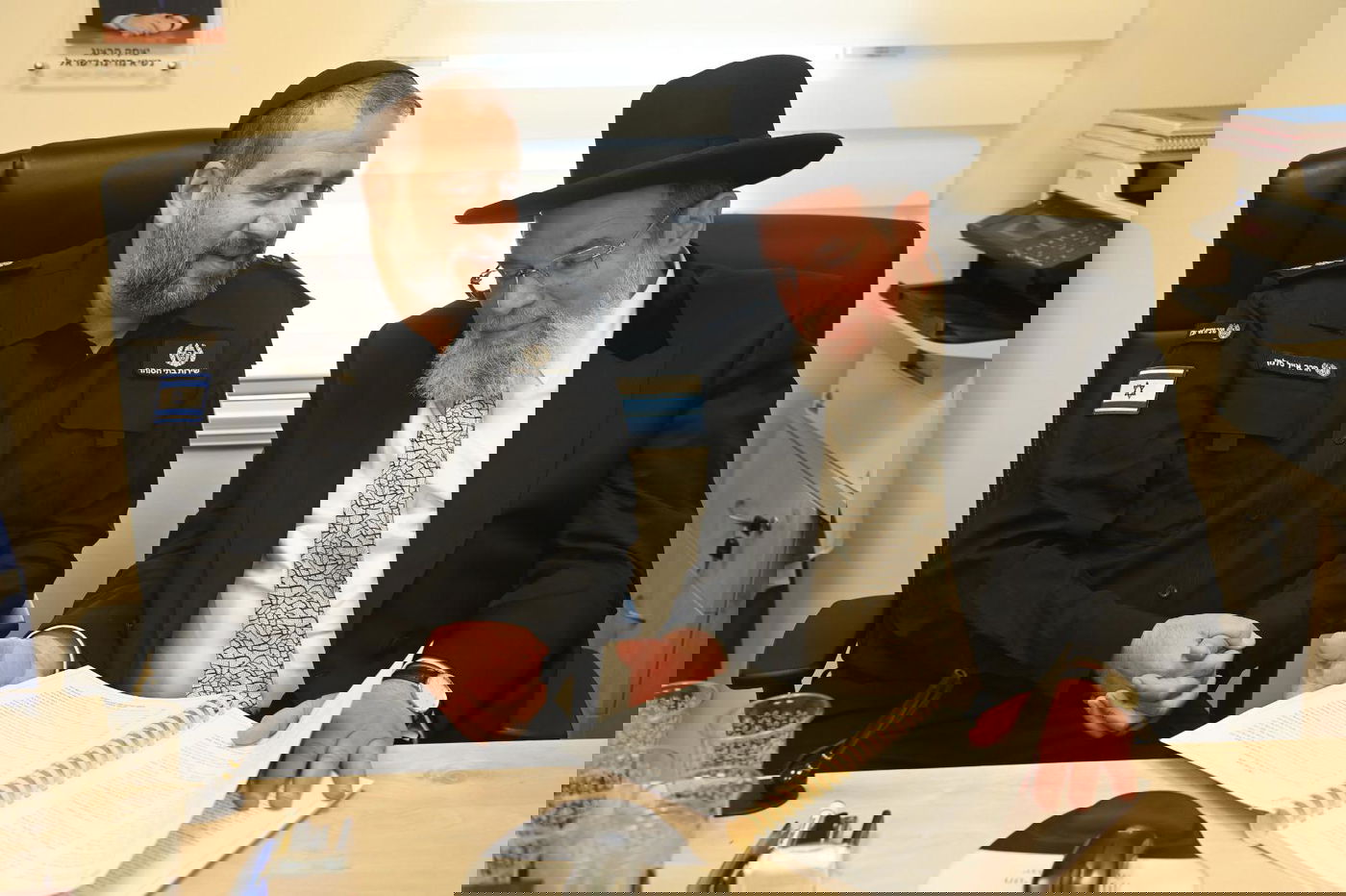 בשירותי בתי הסוהר הכניסו את אור החנוכה ושמחתה | תיעוד