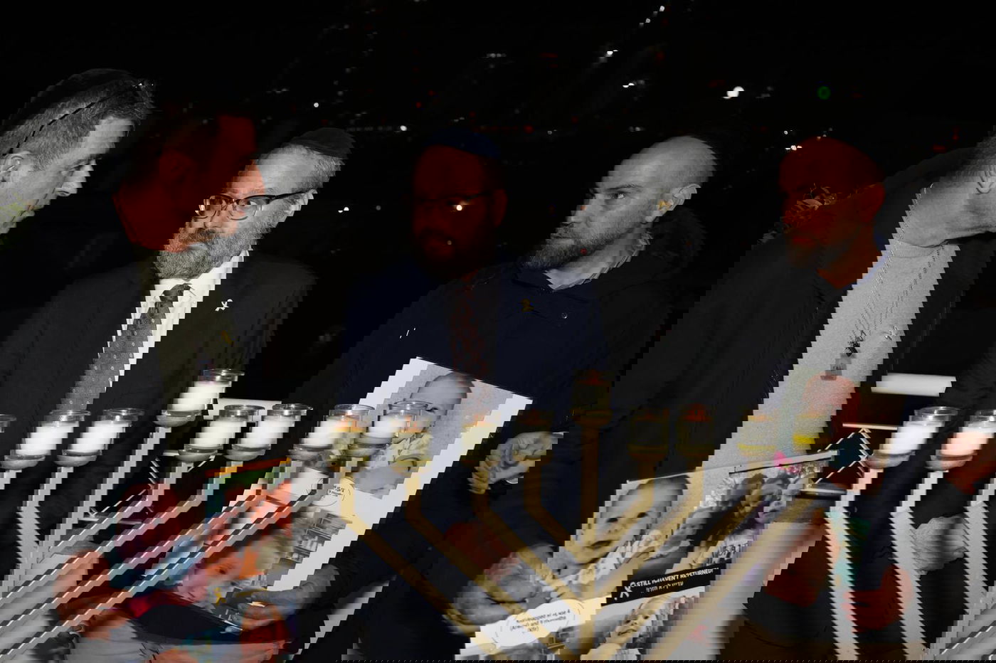 הגר"ש אלתר בהדלקת נרות עם משפחת ביבס