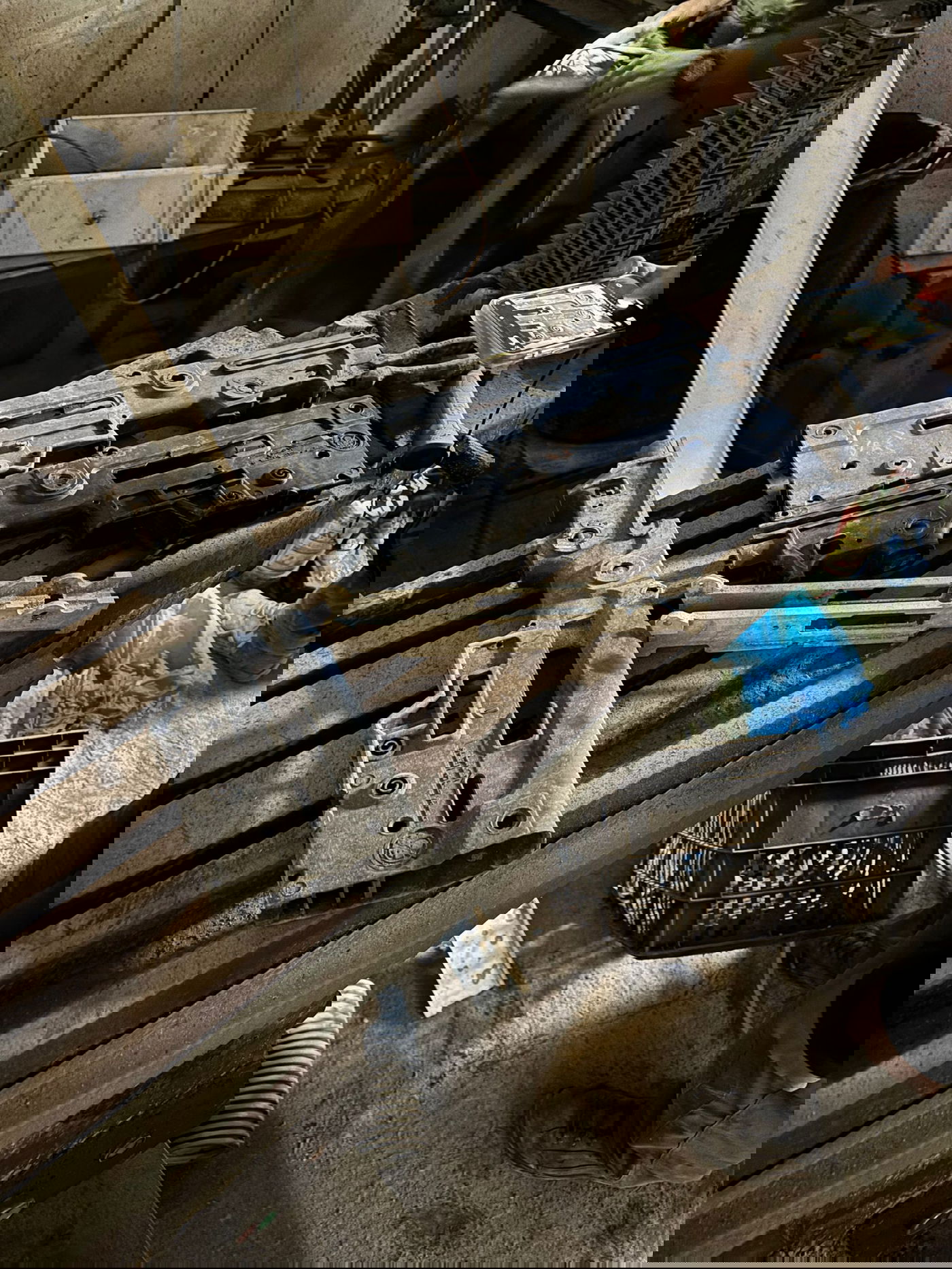 הציוד שאותר באתר הייצור התת קרקעי