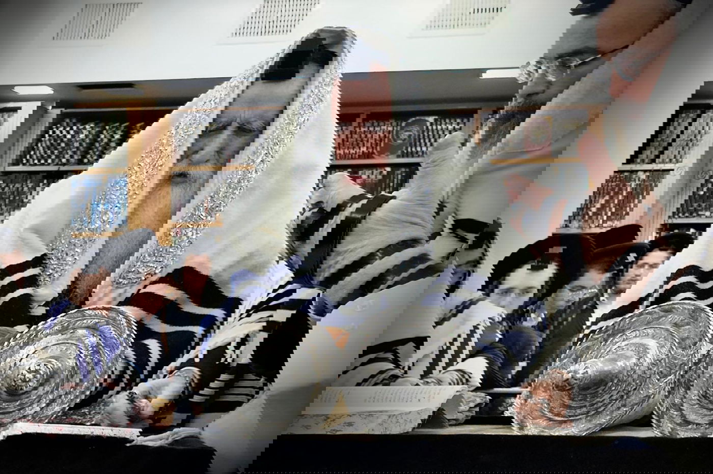 הגאון הרב בערל לאזער בחצה"ק מכנובקא בעלזא