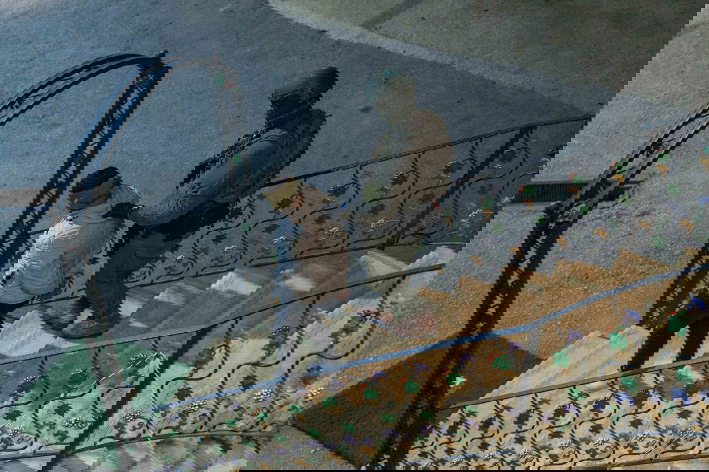 תיעוד מהכפר העוין: הכוחות עצרו רכב - זה מה שהם גילו