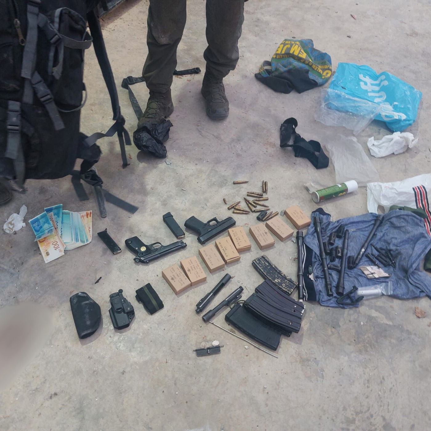 תיעוד מהכפר העוין: הכוחות עצרו רכב - זה מה שהם גילו