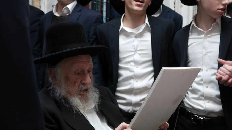 זאת חנוכה במחיצת הגרב"ד פוברסקי