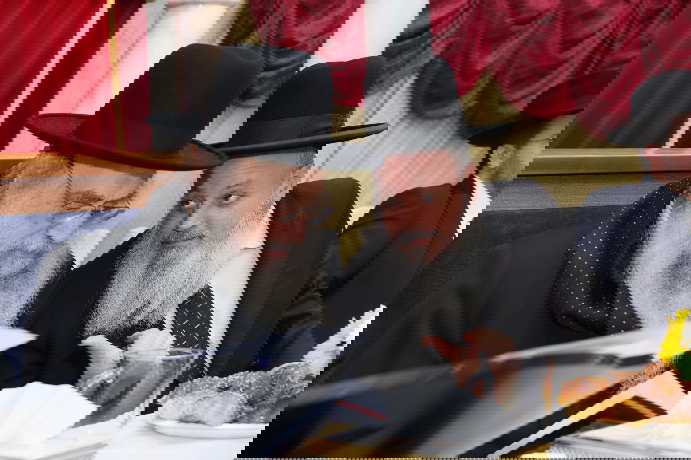 זאת חנוכה אצל הגאון רבי דניאל זר