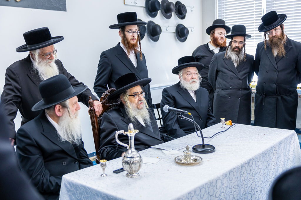 זאת חנוכה בחצה"ק סאטמר