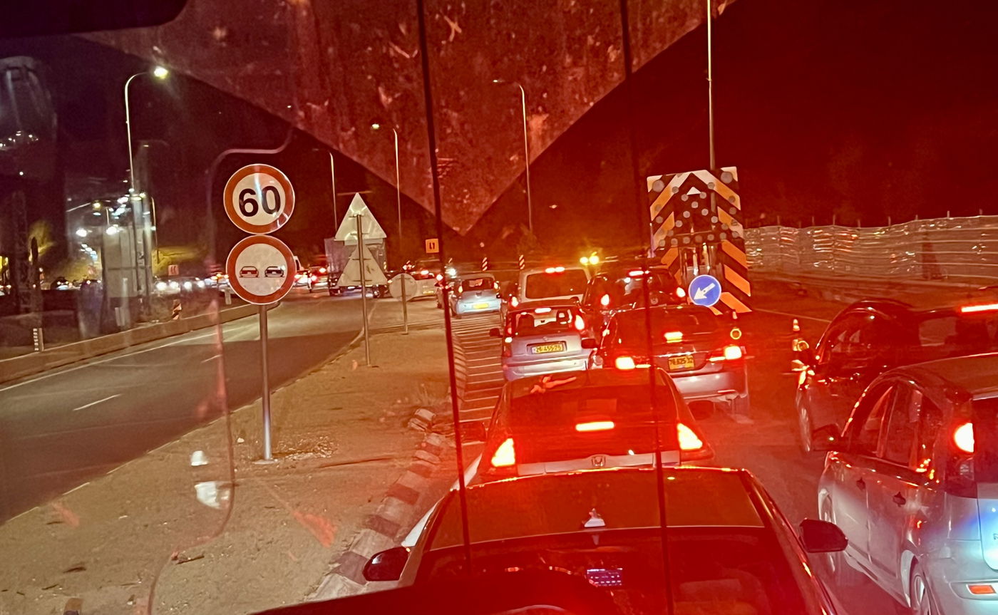 פקקים בכניסה לעיר מודיעין עילית 