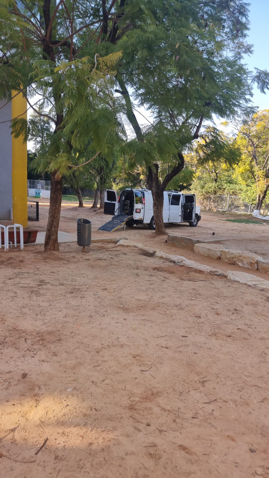 חבלני המשטרה במקום