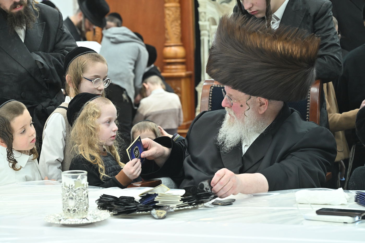 חנוכה בחצה"ק סאסוב