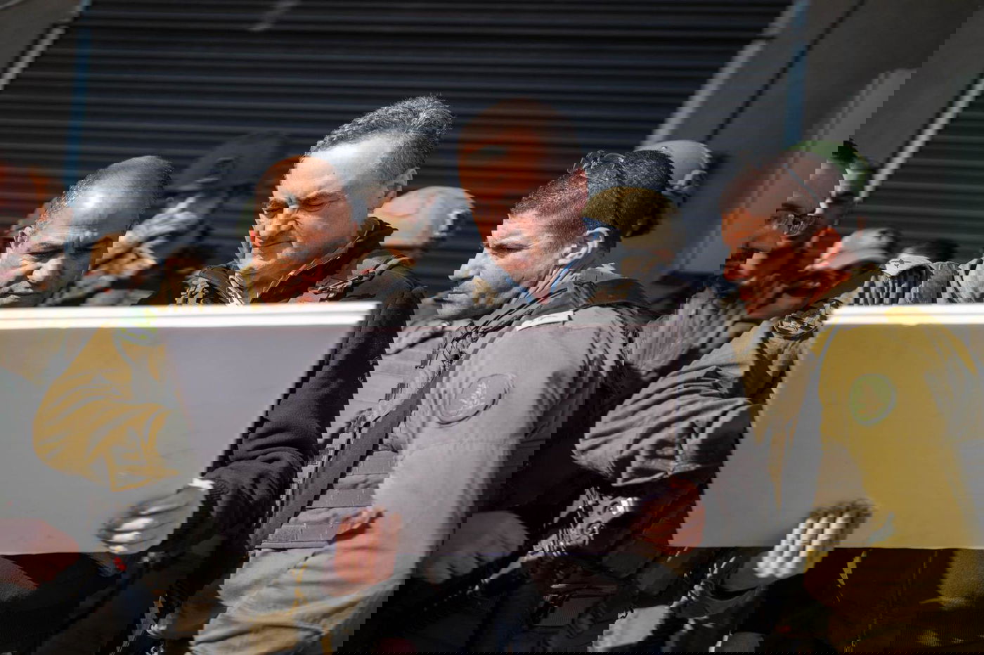 שר הביטחון כ"ץ פגש את האזרח הגיבור בזירת הפיגוע 