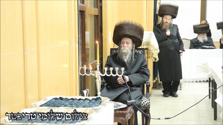חנוכה בחצה"ק ערלוי