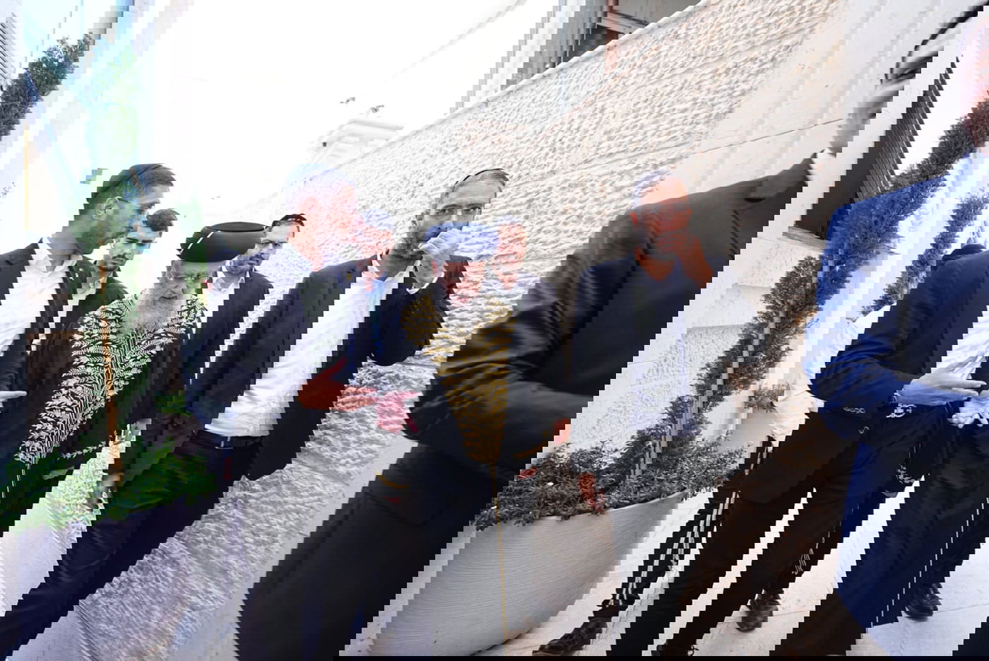 הראשל"צ הגאון רבי דוד יוסף בביקור במוסדות 'יביע אומר'