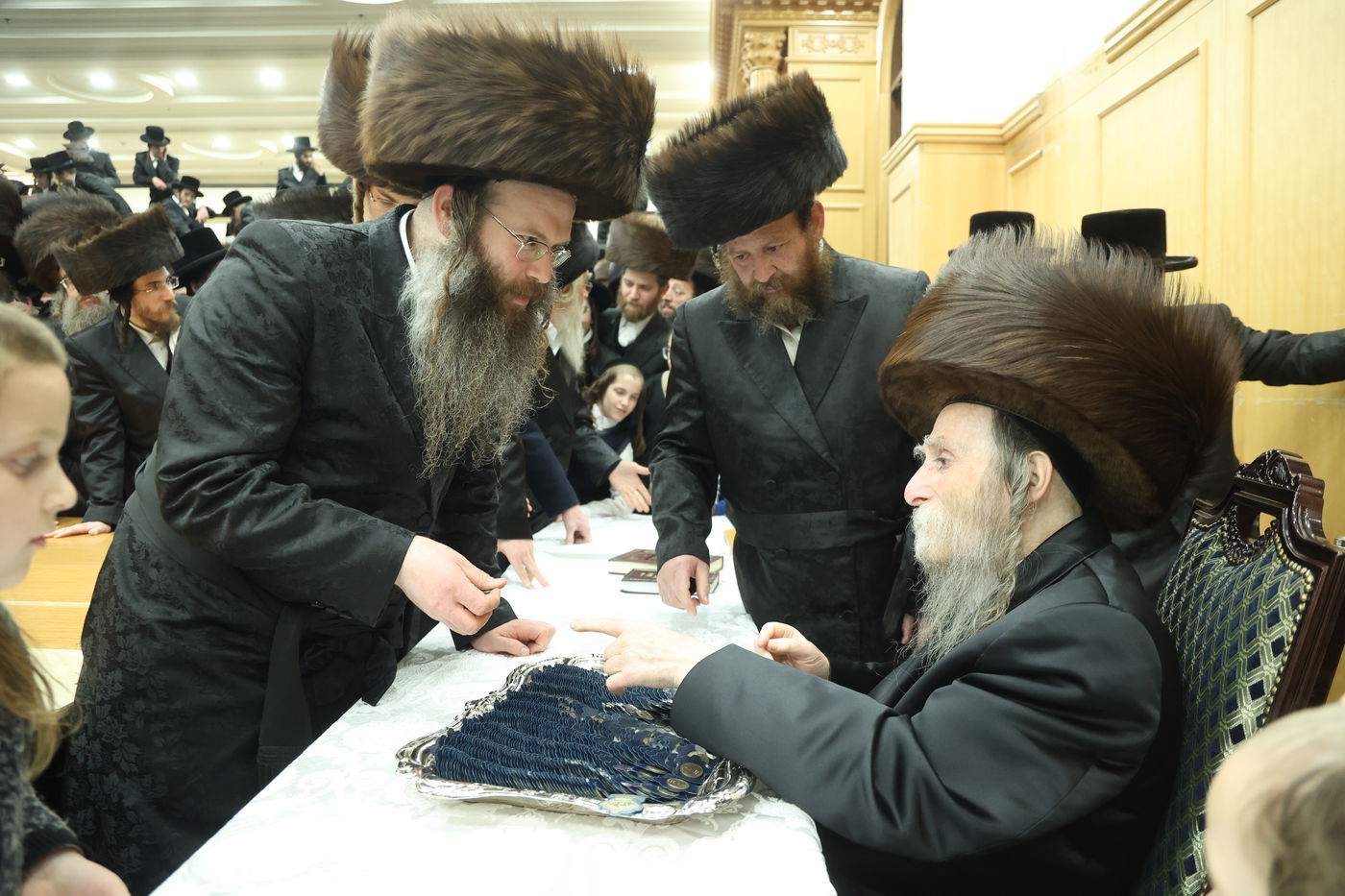 חנוכה בחצה"ק ערלוי