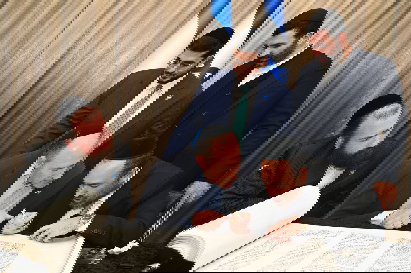 הכנסת ספר תורה ל'רחשי לב'