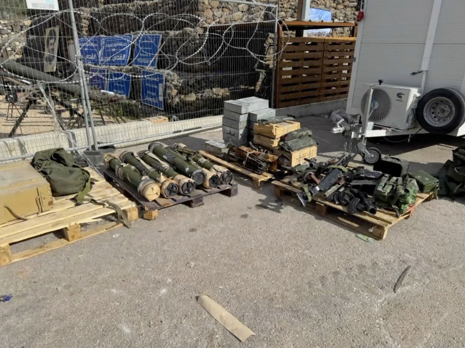 לוחמי צה"ל והאמל"ח שהוחרם