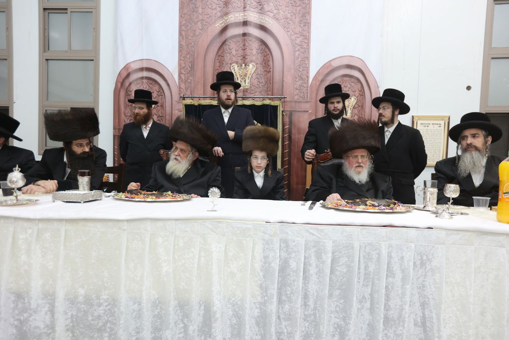 שמחת הבר מצווה לנכדי האדמורי"ם מקוסוב ויז'ניץ - סאסוב