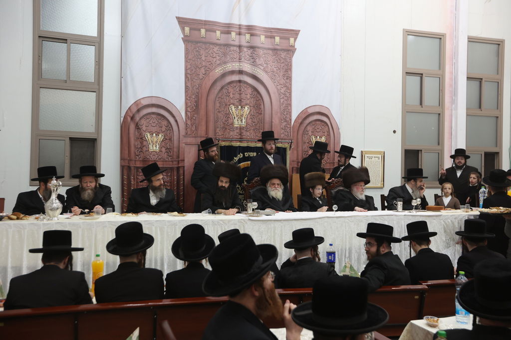 שמחת הבר מצווה לנכדי האדמורי"ם מקוסוב ויז'ניץ - סאסוב