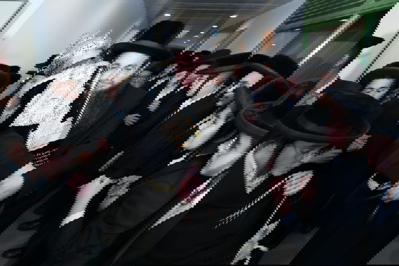 הכנסת ס"ת לישיבת קרלין סטולין