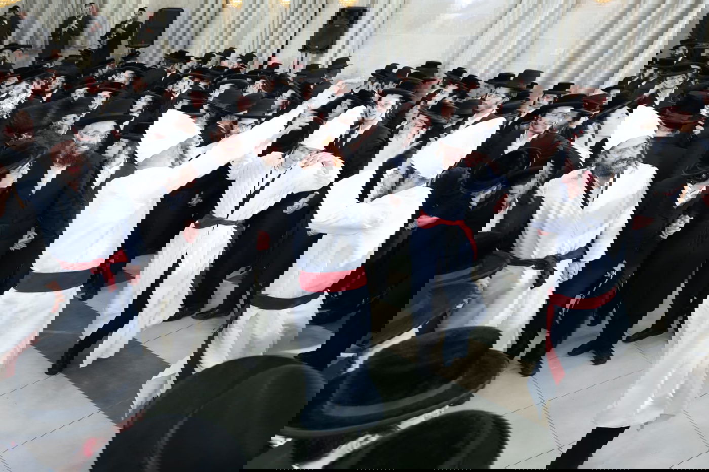 הכנסת ס"ת לישיבת קרלין סטולין