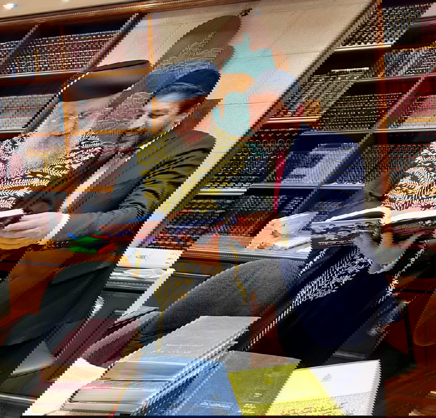 הראשון לציון חשף: כך גדלתי על ברכי חכם בן ציון אבא שאול