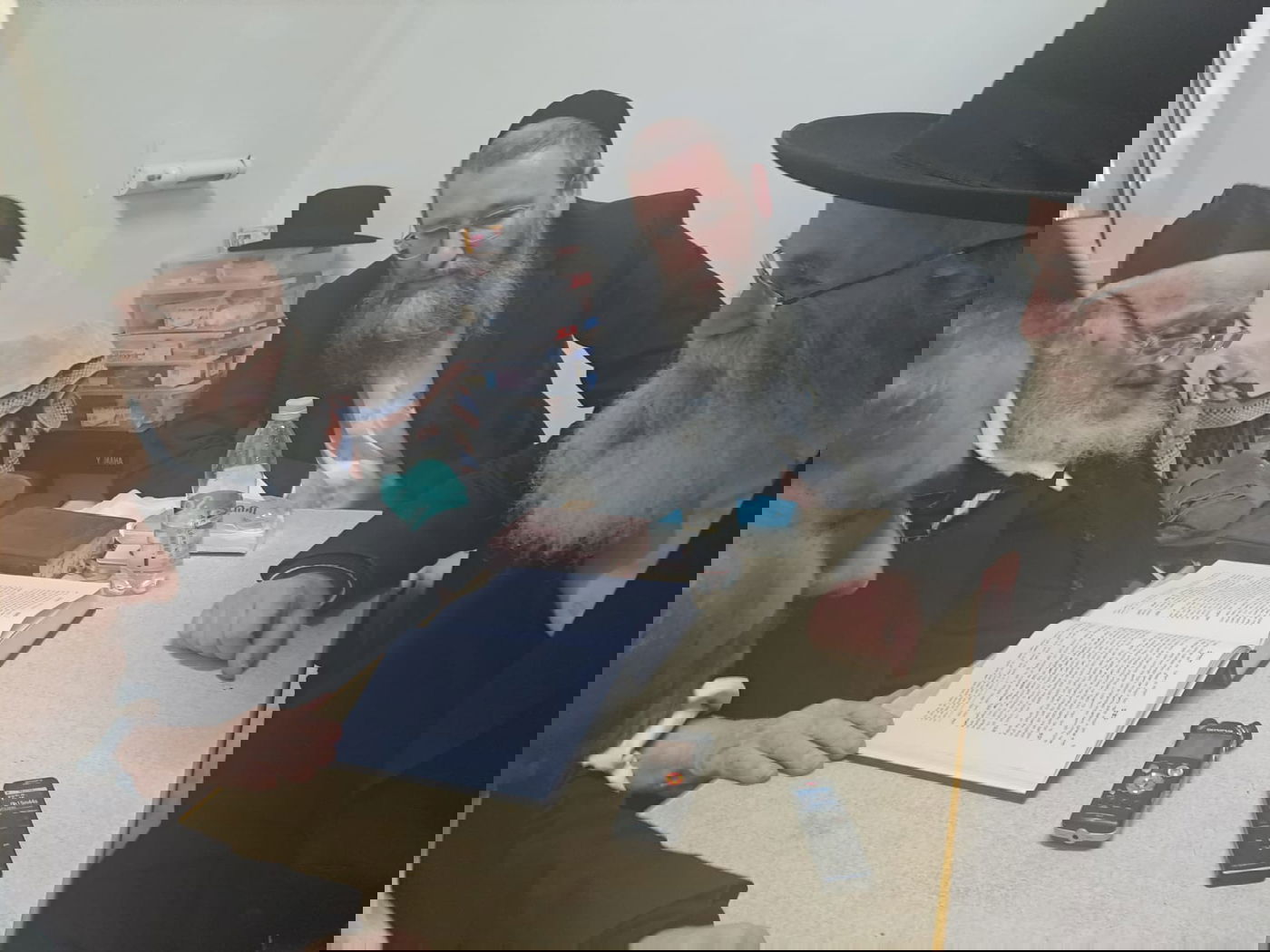 ניחום אבלים אצל הגאון רבי מאיר צבי ברגמן