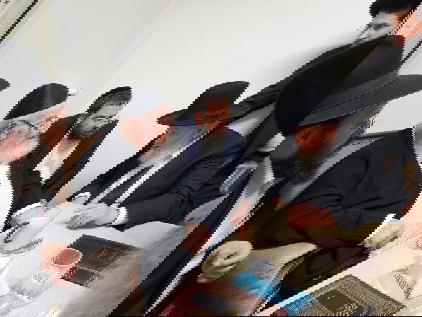 ניחום אבלים אצל הגאון רבי מאיר צבי ברגמן