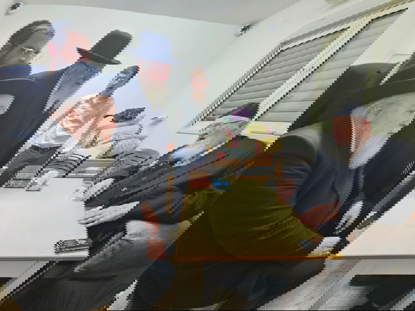 ניחום אבלים אצל הגאון רבי מאיר צבי ברגמן