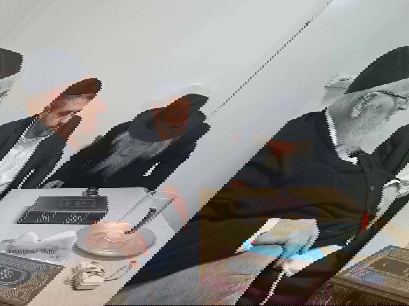 ניחום אבלים אצל הגאון רבי מאיר צבי ברגמן