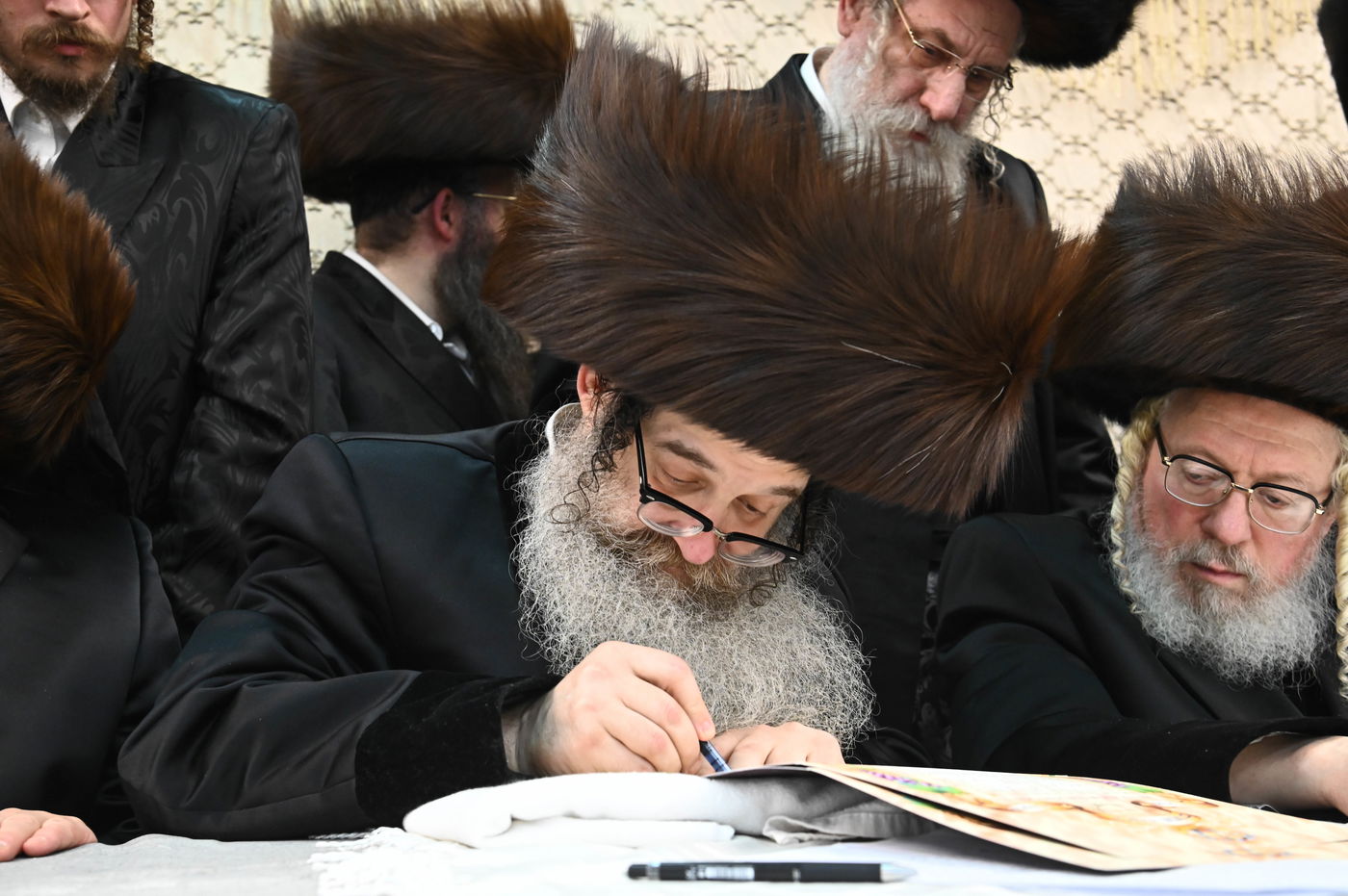 שמחת בית נדבורנה אלעד - זוויעהיל - נאראל - חוסט ווילאמסבורג 