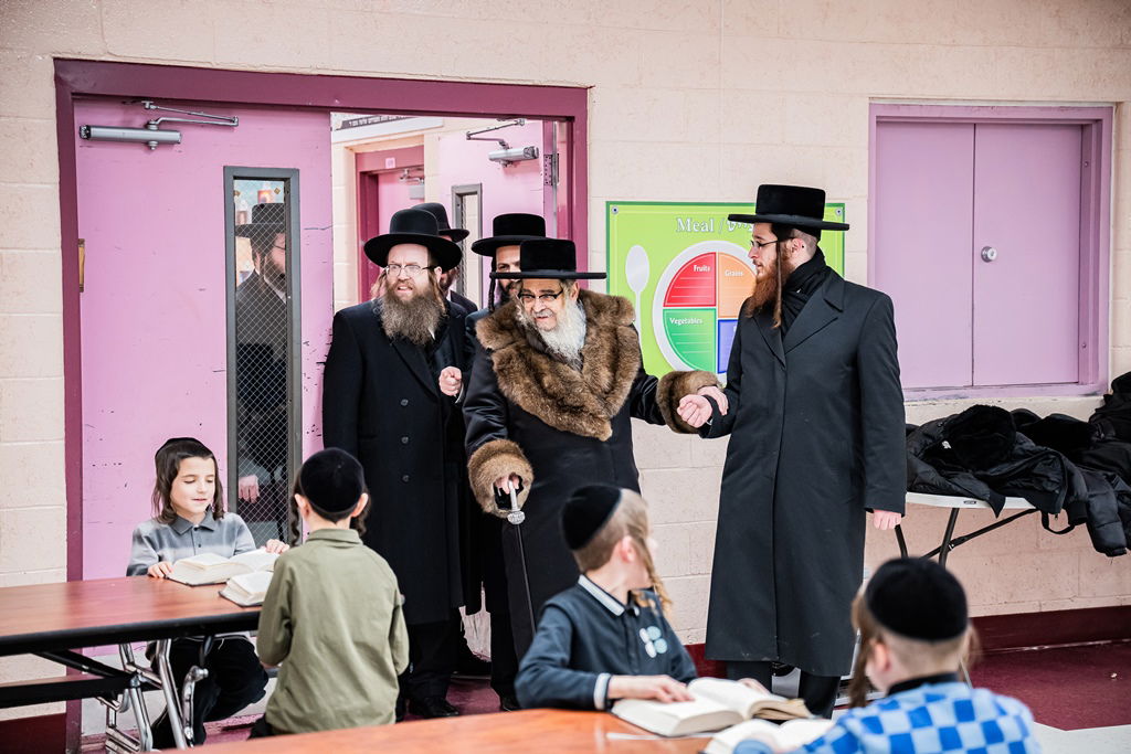 האדמו"ר מסאטמר בסיור בחברת המתמידים 'רץ למשנה'