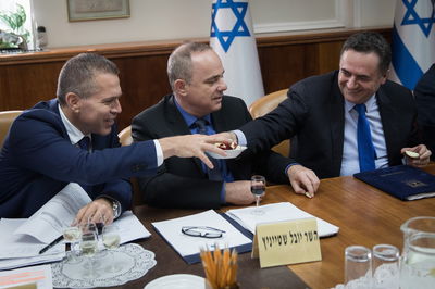 כ"ץ וארדן בימים אחרים | ארכיון