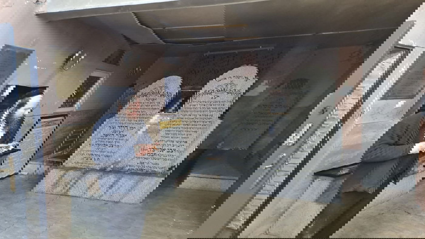 ההכנות בדינוב שבפולין לקראת הילולת ה'בני יששכר'