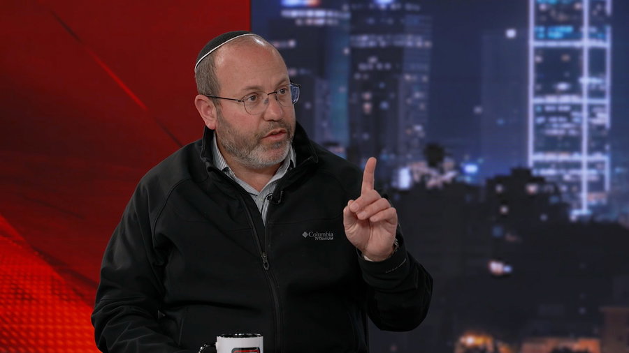צביקה מור באולפן כיכר | צפו