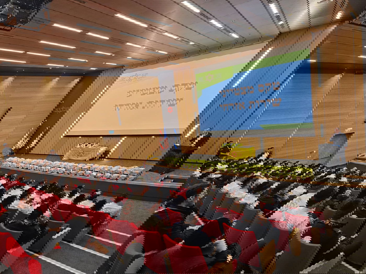 מתנדבי השירות האזרחי במד"א שברו
שיא: כמעט רבע מיליון שעות הצלת חיים בשנה