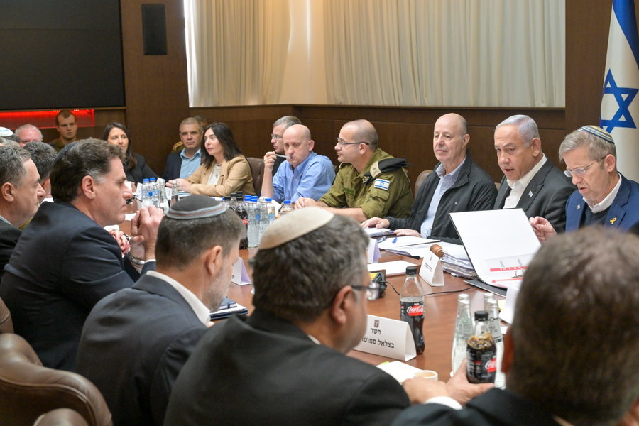 דיון ביטחוני בלשכת רה"מ | ארכיון