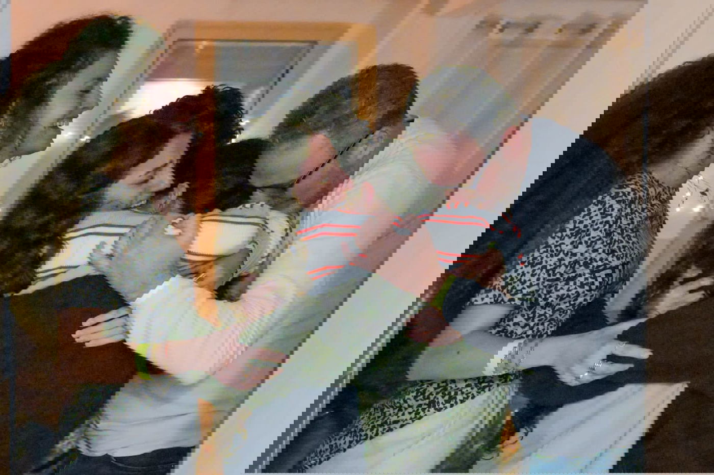 רגעי מפגש השבות עם בני משפחותיהן, מהמרכז הרפואי "שיבא-תל השומר"