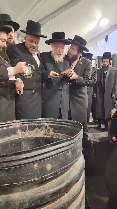 הנחת אבן הפינה בברסלב מונסי
