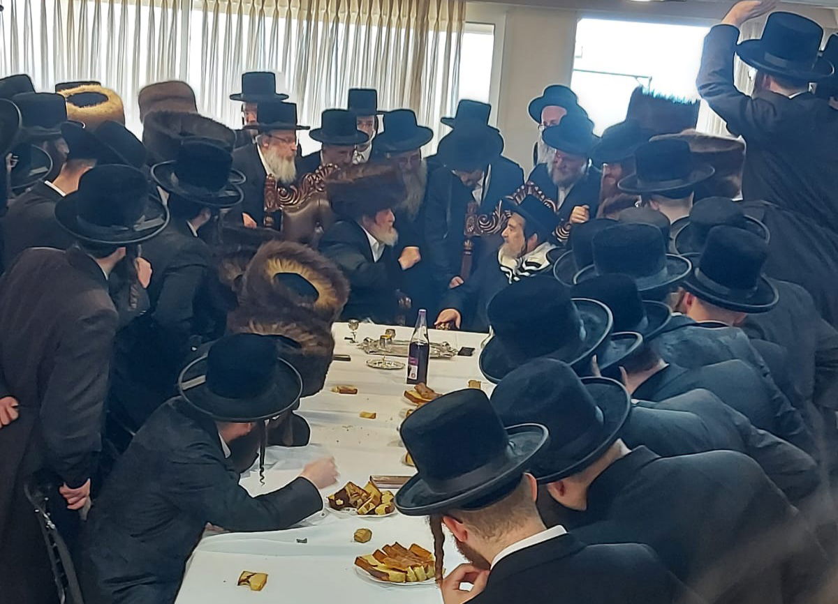 הגה"צ רבי יעקב מאיר שכטר אצל האדמו"ר מויז'ניץ