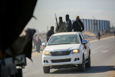 משאיות סיוע וחמושים בג'באליה | ארכיון