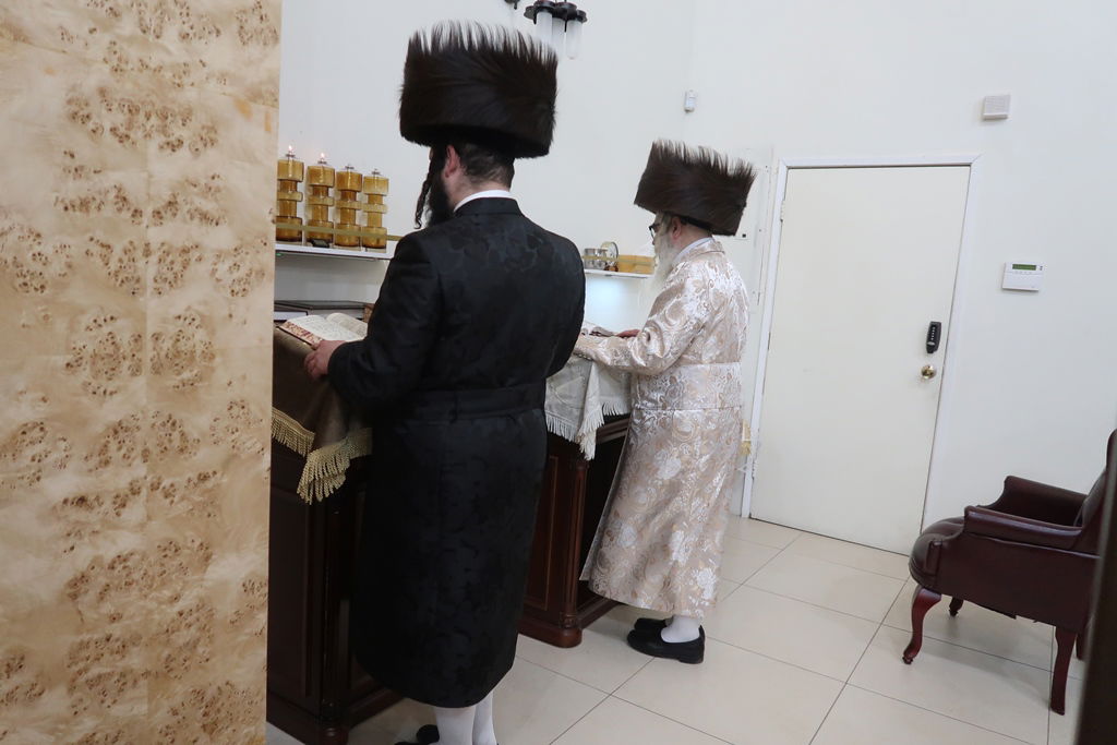 האדמו"ר מסאטמר במנוחה בפאלם ספרינגס 