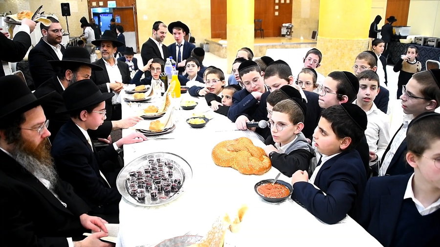 שמחת הבר מצווה לבן הגאון רבי עמרם פריד