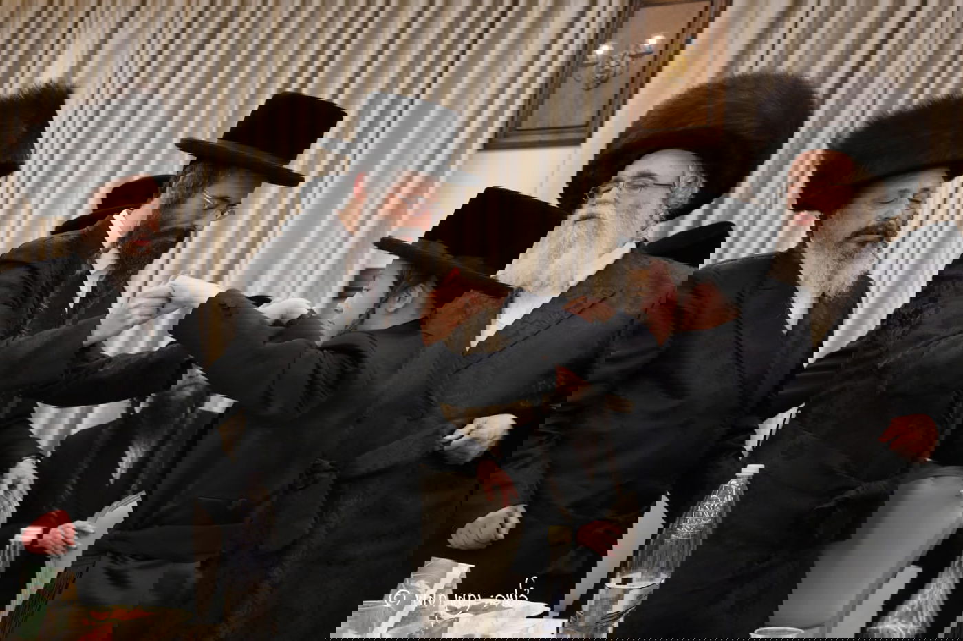 שמחת הבר מצווה לנכד האדמו"ר משידלובצא