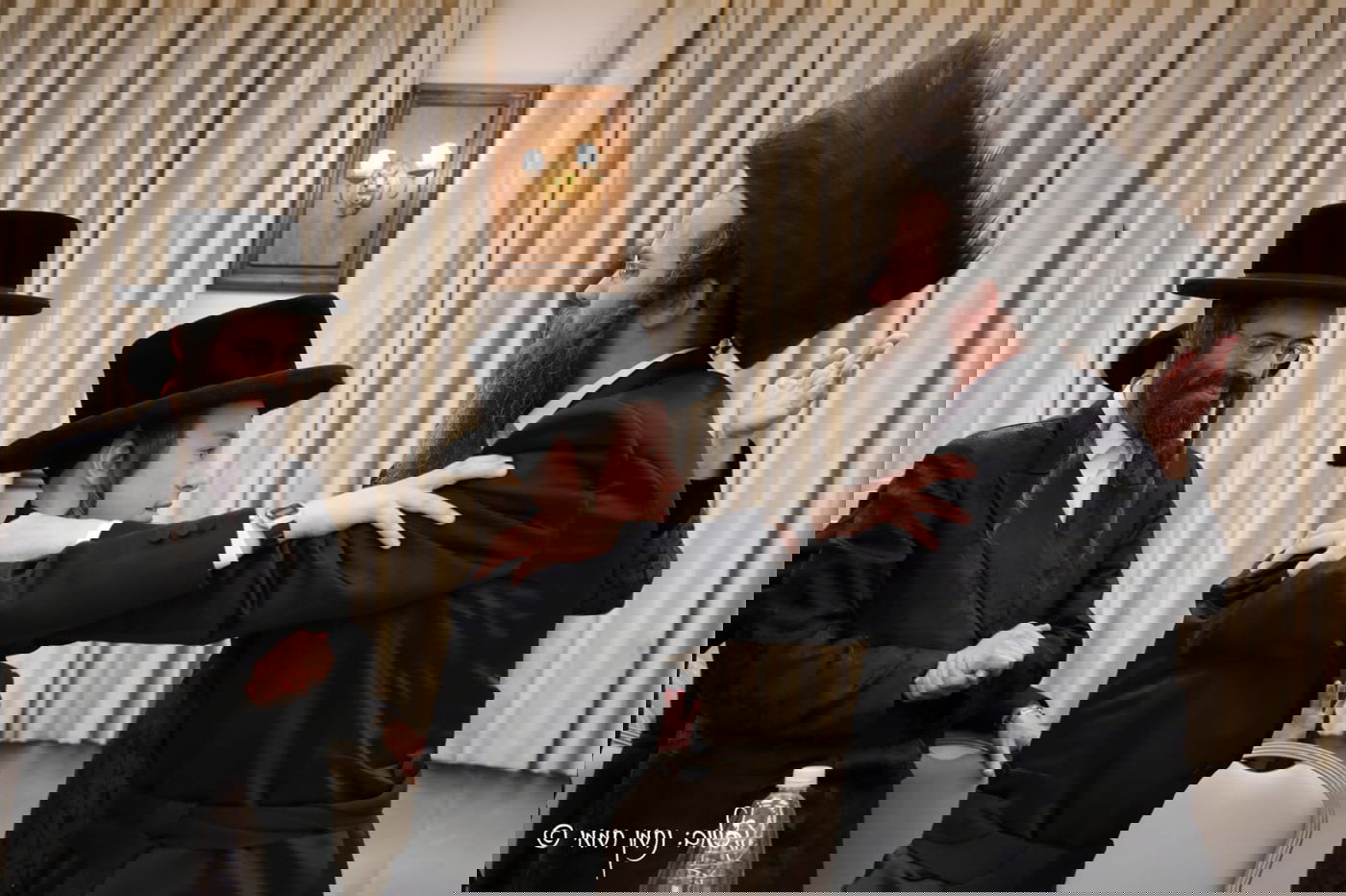 שמחת הבר מצווה לנכד האדמו"ר משידלובצא