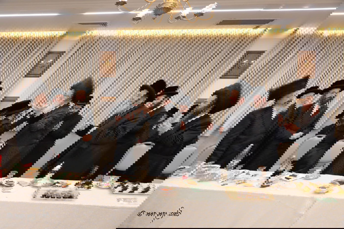 שמחת הבר מצווה לנכד האדמו"ר משידלובצא