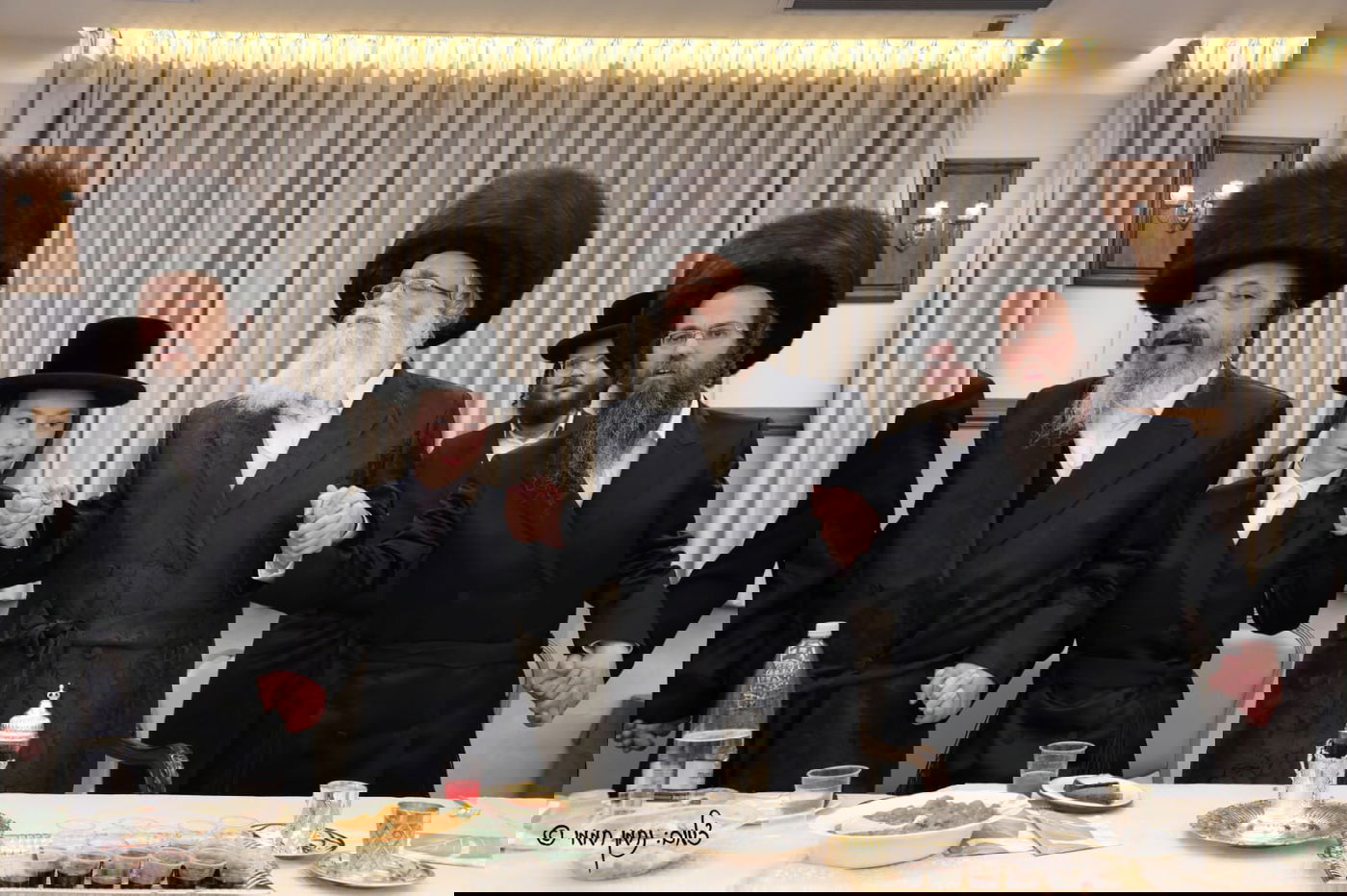 שמחת הבר מצווה לנכד האדמו"ר משידלובצא