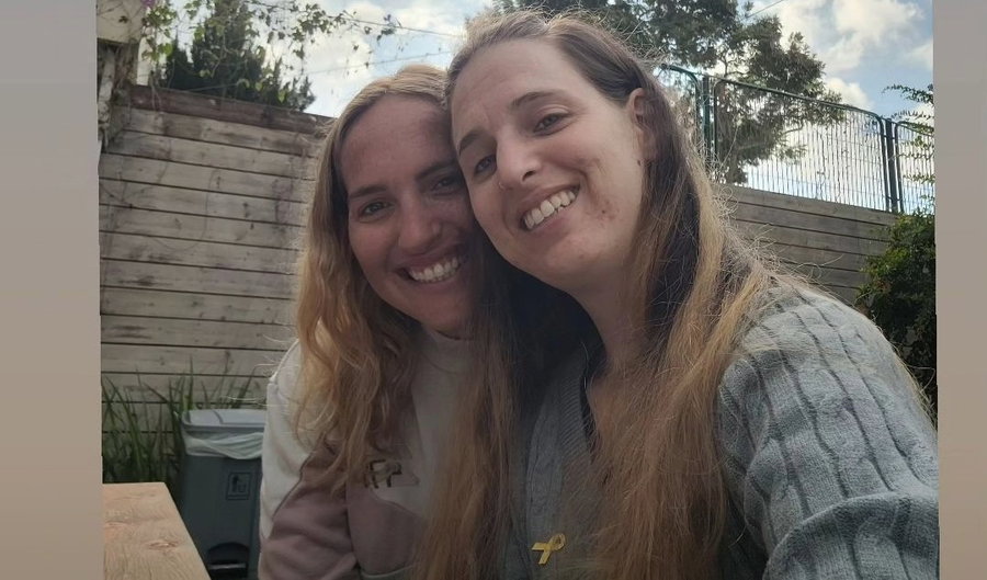 בתמונה עם אחותה דורון: הפוסט המרגש אחרי השחרור
